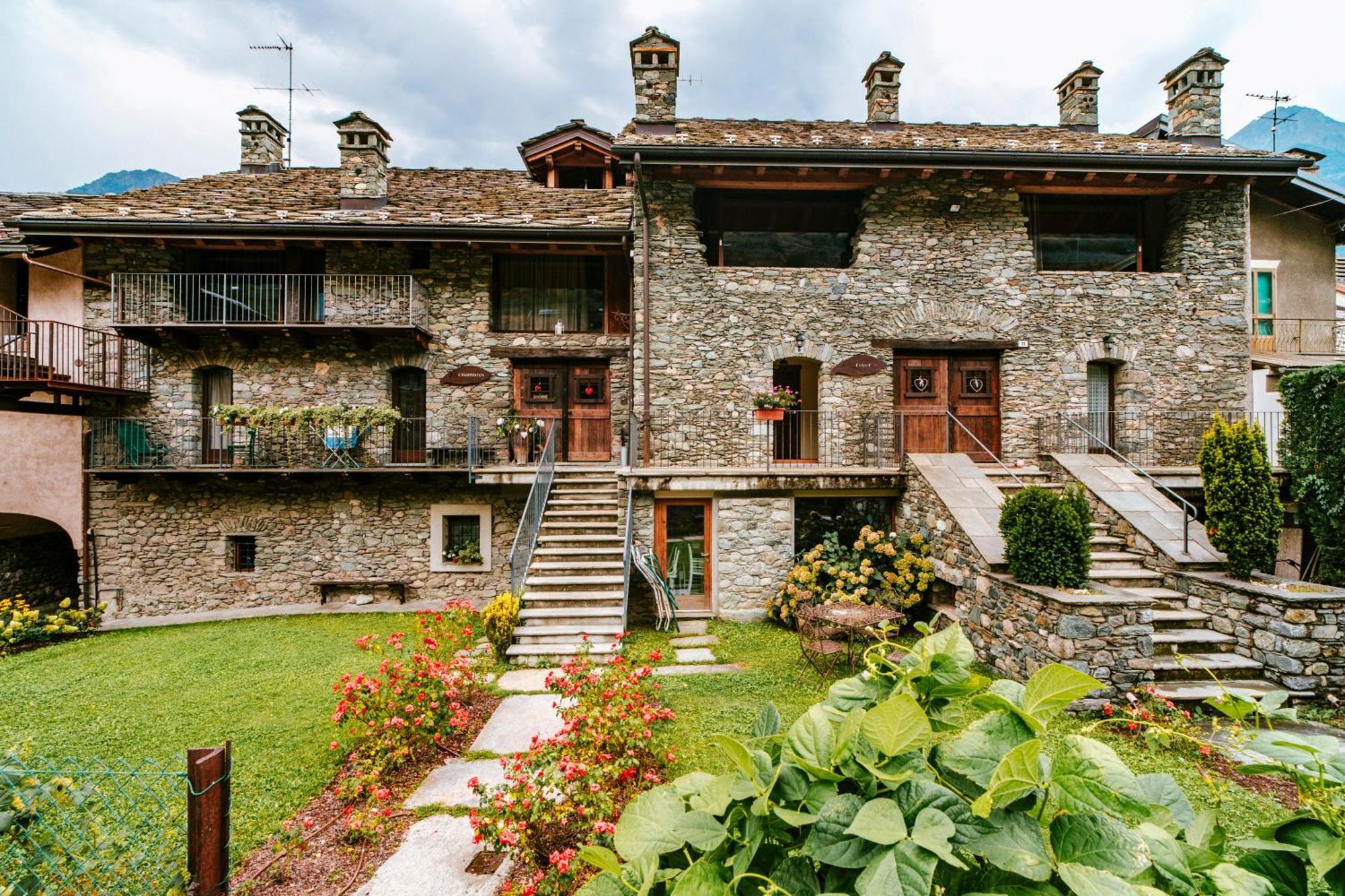 Maison Rosset Agriturismo, Camere, Appartamenti E Spa In Valle D'Aosta Нюс Экстерьер фото